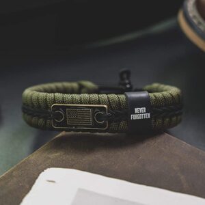 Tactical Survival Bracelet For Men In Green